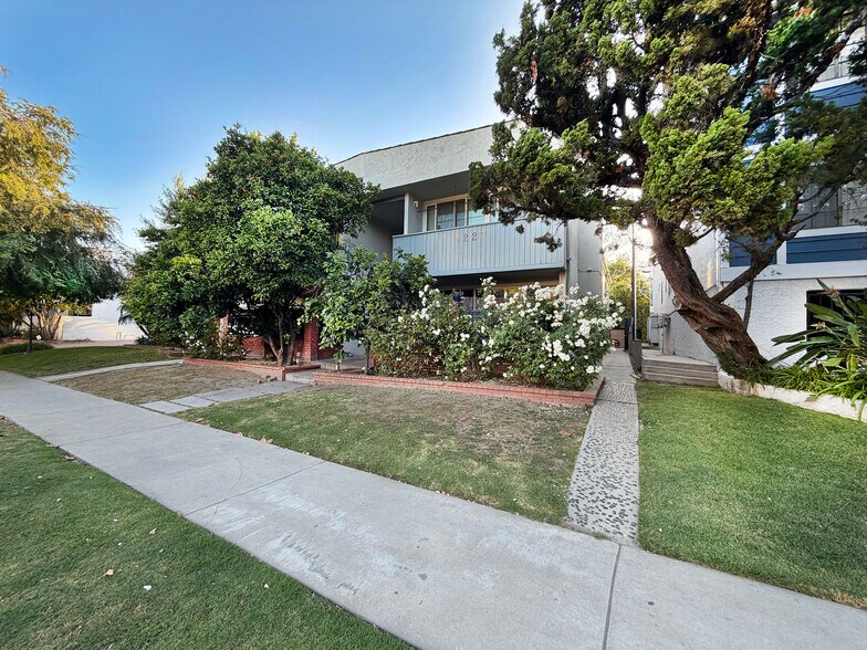 Primary Photo Of 4227 Whitsett Ave, Studio City Apartments For Sale