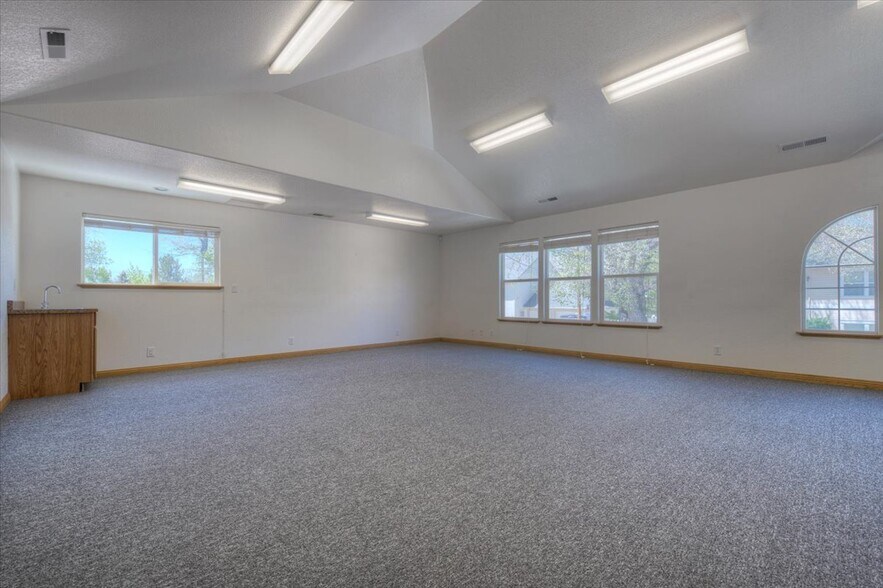 More Photos Of 545 Anderson St, Carson City Office For Sale
