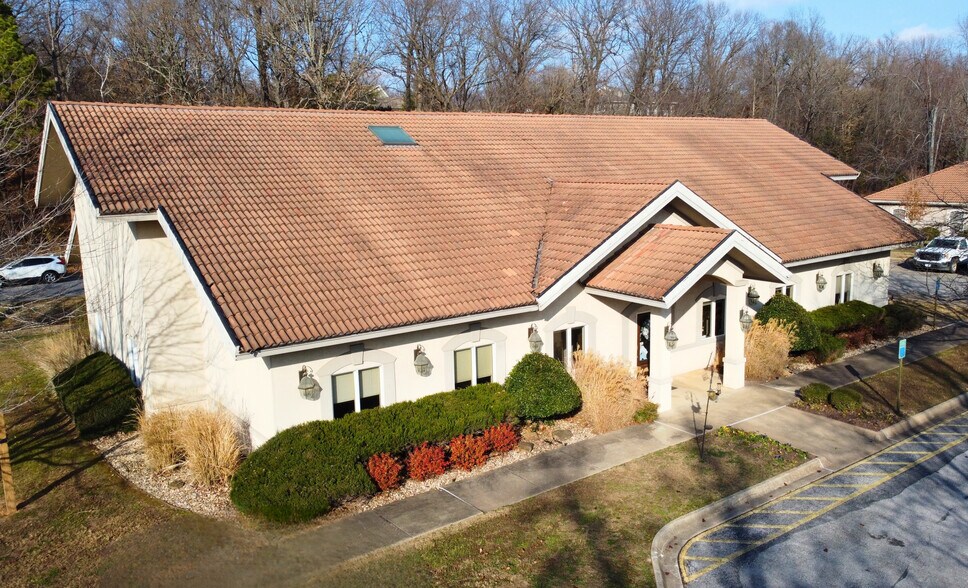 Primary Photo Of 5311 W Village Pky, Rogers Medical For Lease