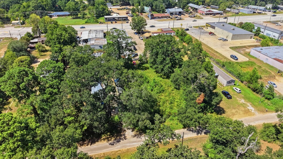 More Photos Of 12210 Highway 105 E, Conroe Warehouse For Lease