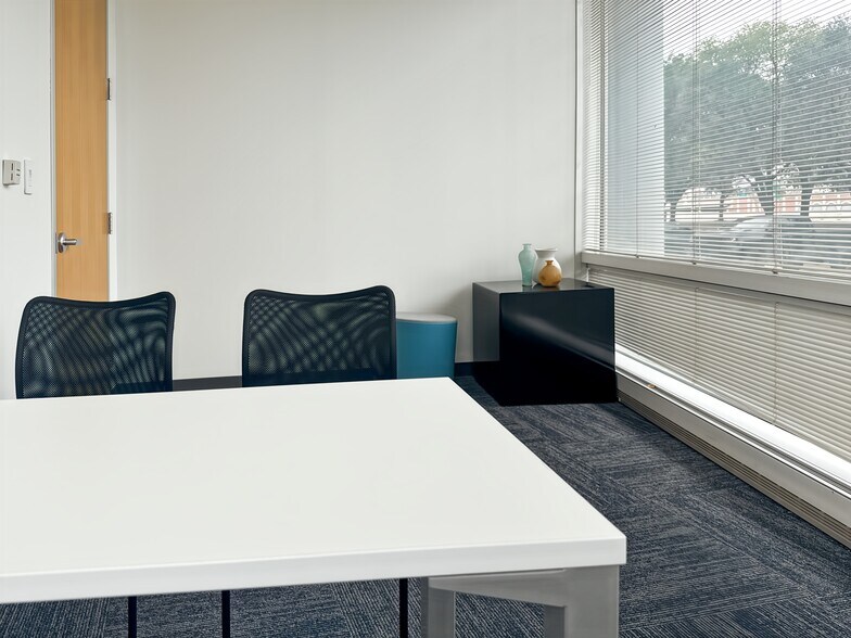 More Photos Of 40 NE Loop 410, San Antonio Coworking Space