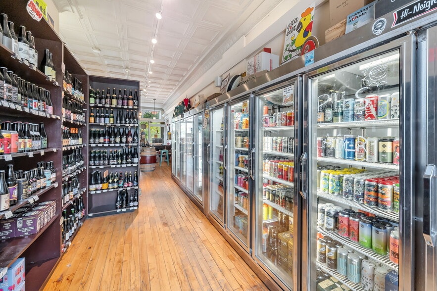 More Photos Of 30 Crafts Ave, Northampton Storefront For Lease