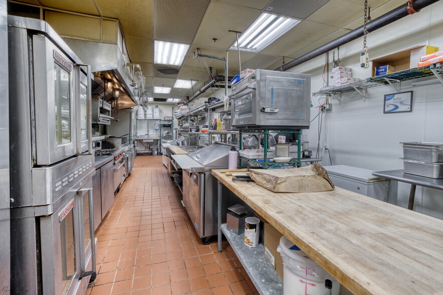 More Photos Of 3817 Pacific Ave, Wildwood Restaurant For Sale