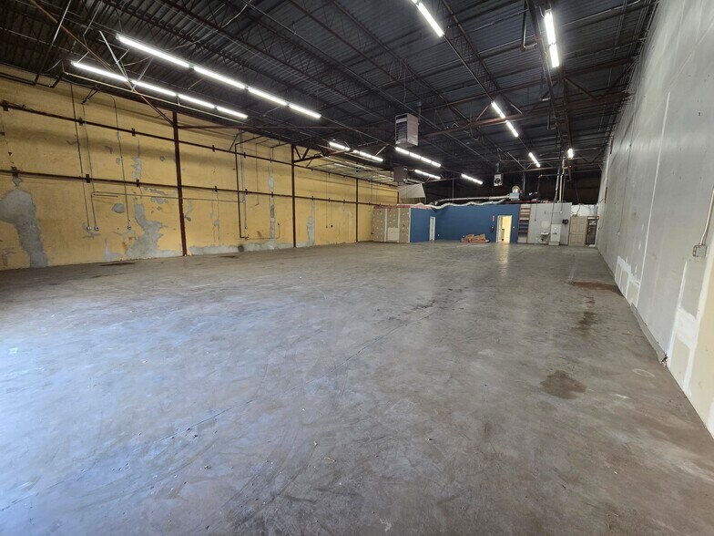 Primary Photo Of 5700-5788 Distribution Dr, Memphis Distribution For Lease