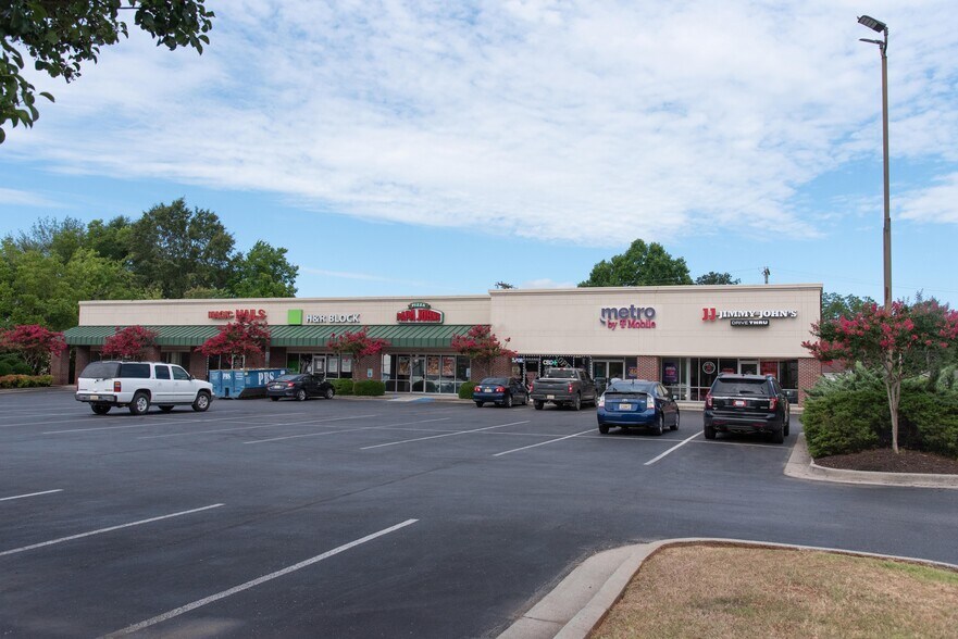 More Photos Of 587 Highway 31 NW, Hartselle Storefront Retail Office For Lease