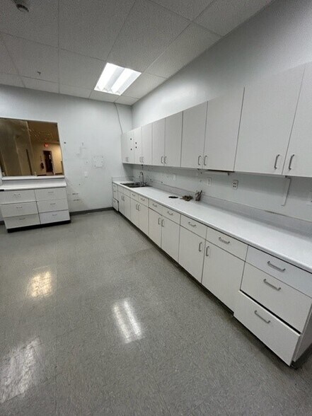 More Photos Of 1393 N High St, Columbus Medical For Sale