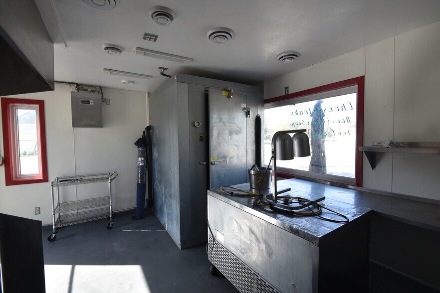 More Photos Of 4 Center Ave W, Dilworth Restaurant For Sale