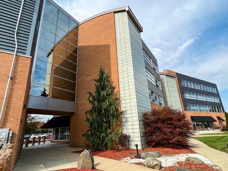 More Photos Of 2990 N Perryville Rd, Rockford Medical For Lease