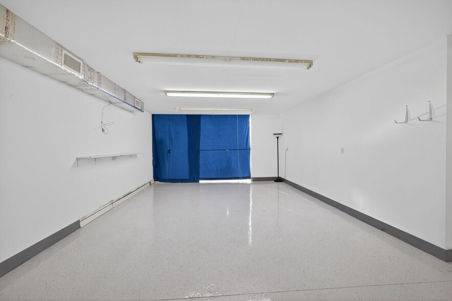 More Photos Of 3097-3117 SE Gran Park Way, Stuart Light Manufacturing For Sale