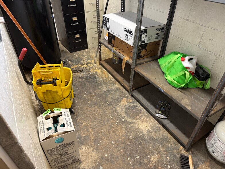 More Photos Of 4881 Pittsburgh Rd, Harrisville Light Distribution For Sale