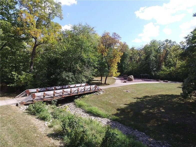 More Photos Of 10806 Grandview Rd, Kansas City Land For Sale