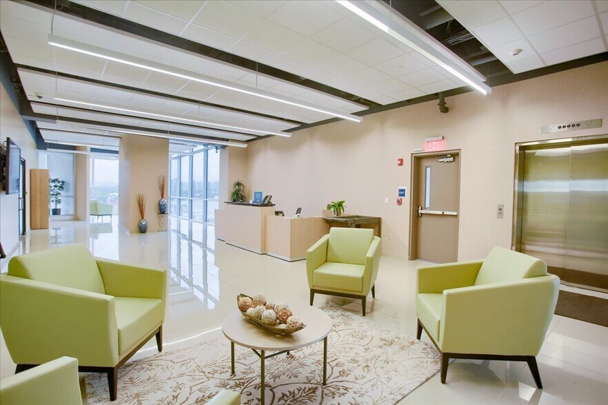 More Photos Of 1000 N Cameron St, Harrisburg Flex For Lease