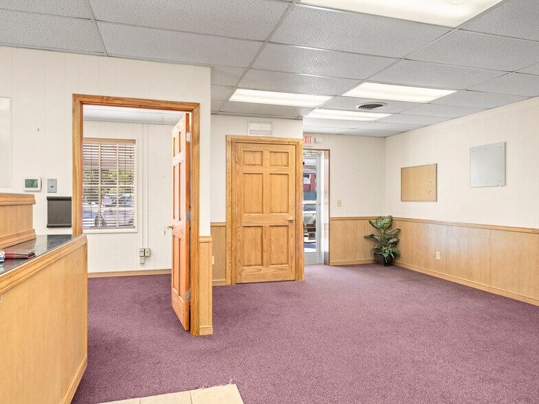 More Photos Of 108 E Main St, Saluda Bank For Sale
