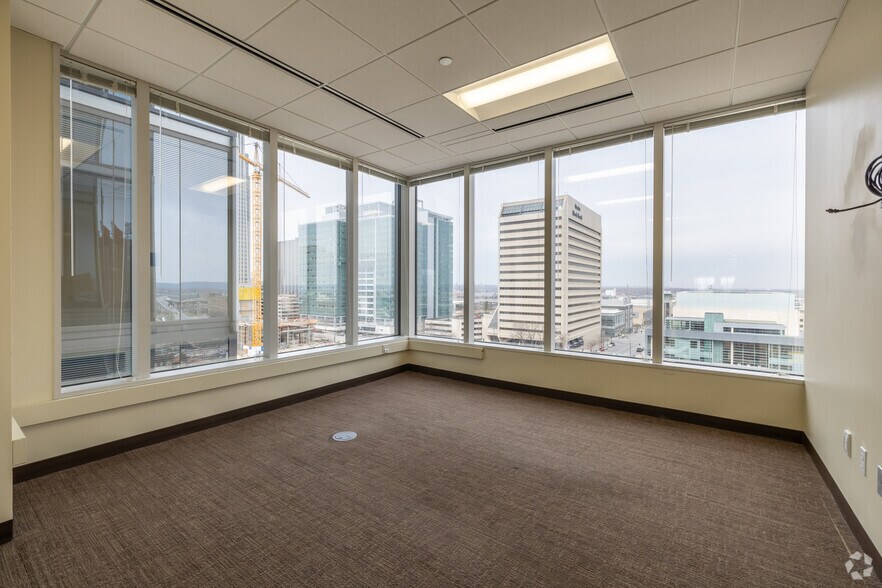 More Photos Of 1299 Farnam St, Omaha Office For Lease