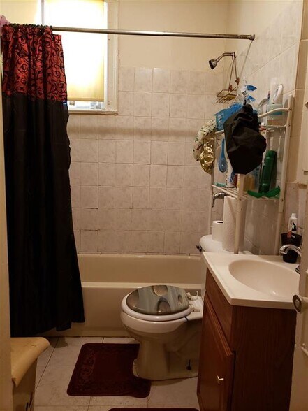 More Photos Of 337 MARTIN LUTHER KING JR Dr, Jersey City Storefront For Sale