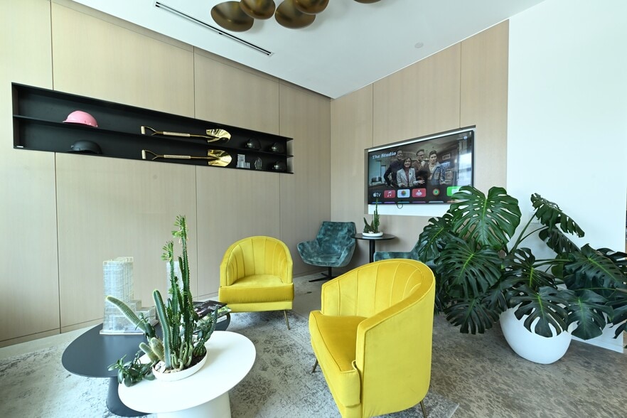 More Photos Of 2319 N Miami Ave, Miami Office For Lease