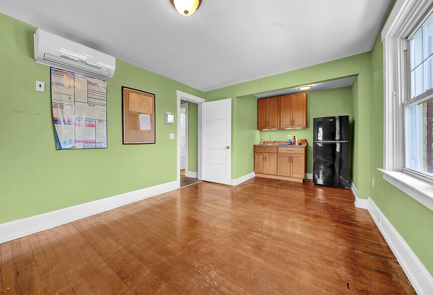 More Photos Of 4 W Township Line Rd, East Norriton Township Medical For Sale