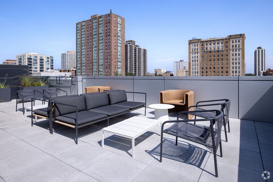 More Photos Of 4600 N Kenmore Ave, Chicago Apartments For Lease