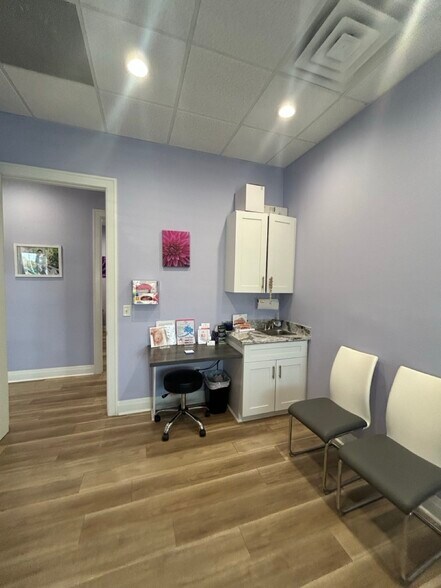 More Photos Of 7955 Airport Pulling Rd, Naples Medical For Lease