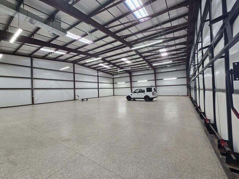 More Photos Of 4550 S Airport Pky, St George Warehouse For Sale