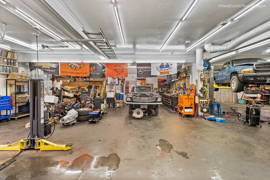 More Photos Of 104 NE 80th Ave, Portland Warehouse For Sale