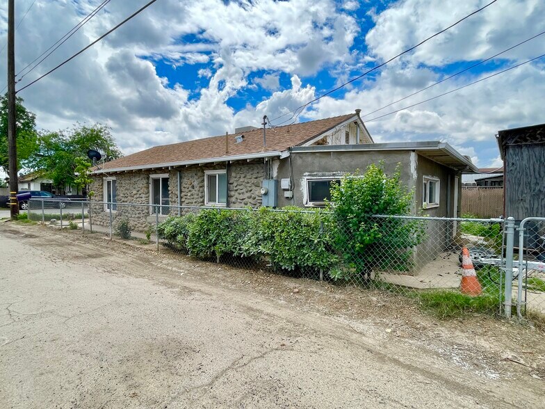 More Photos Of 1799 E 21st St, Merced Flex For Sale