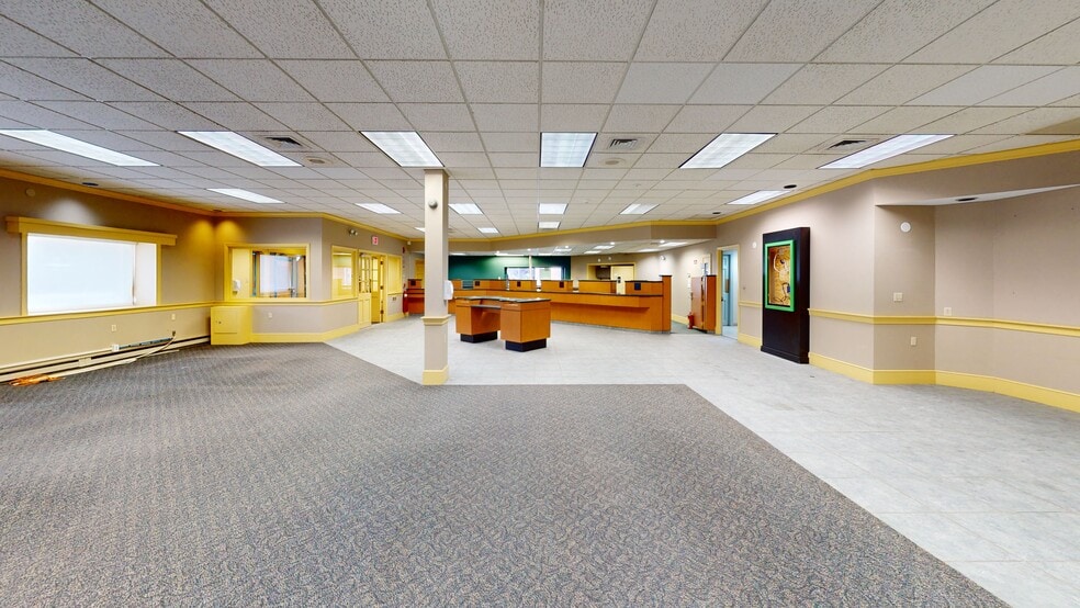 More Photos Of 184 Route 101, Bedford Bank For Lease