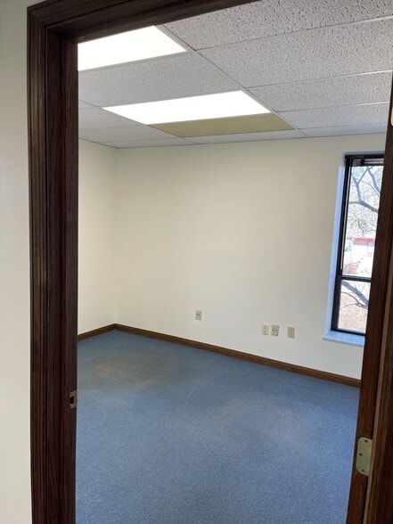 More Photos Of 600 Commerce Dr, Coraopolis Office Residential For Sale