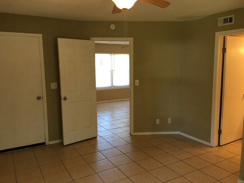 More Photos Of 4 Grand Lake Dr, Afton Apartments For Sale