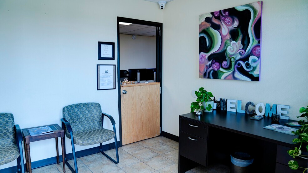 More Photos Of 5318 Bransford Rd, Colleyville Office For Sale