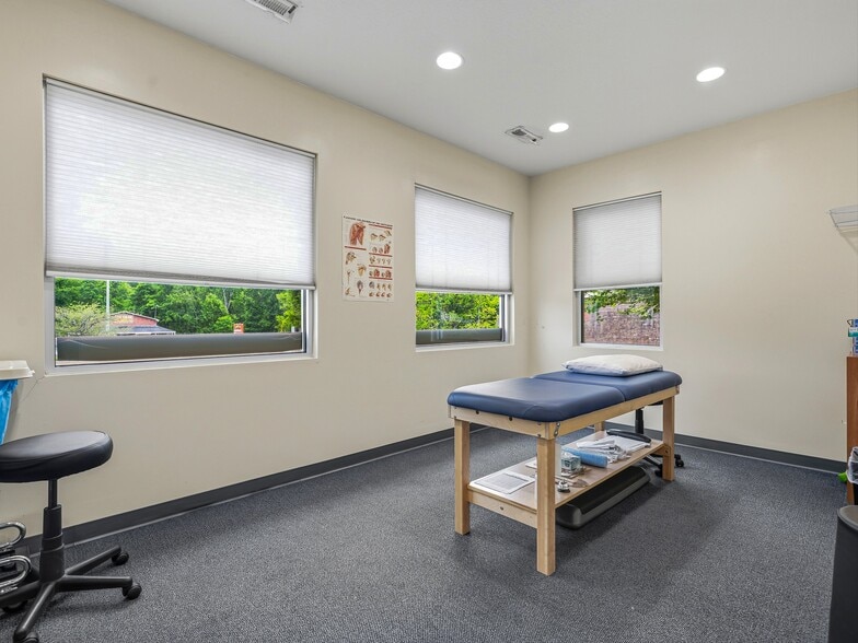 More Photos Of 149 New Leicester Hwy, Asheville Office For Sale