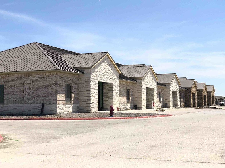 More Photos Of 1400 N Coit Rd, McKinney Unknown For Lease