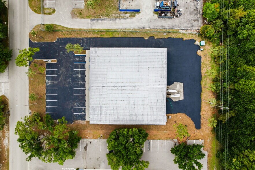 More Photos Of 5826-5830 Corporation Cir, Fort Myers Warehouse For Sale