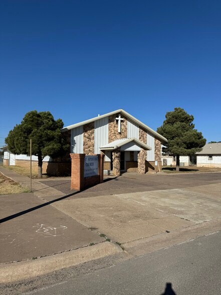 More Photos Of 710 S Baird St, Midland Religious Facility For Sale