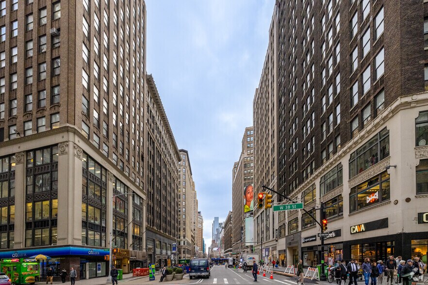 More Photos Of 1375 Broadway, New York Office For Lease