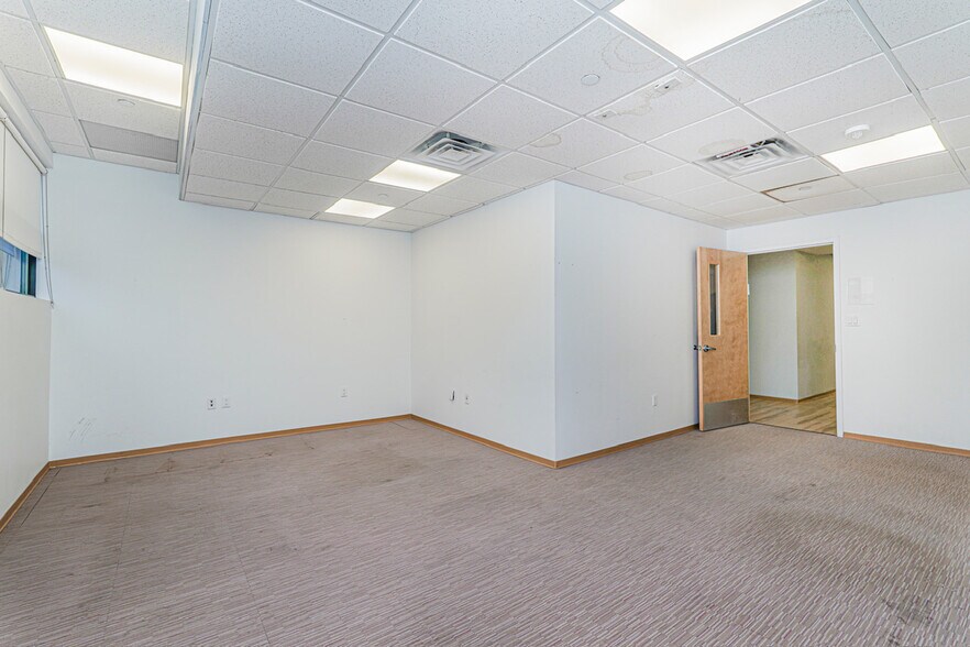 More Photos Of 360 Neptune Ave, Brooklyn Medical For Lease