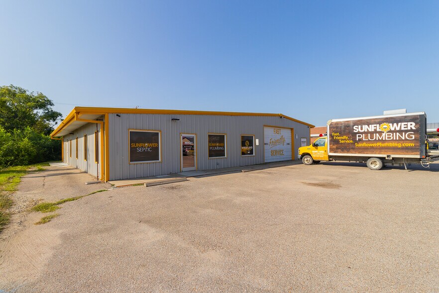 More Photos Of 1919 W Central Ave, El Dorado Warehouse For Lease