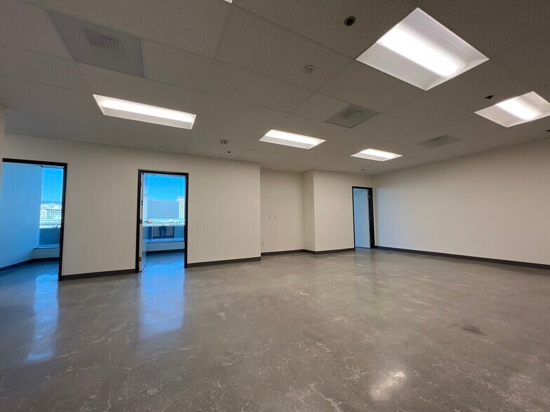 More Photos Of 420 E 3rd St, Los Angeles Medical For Lease