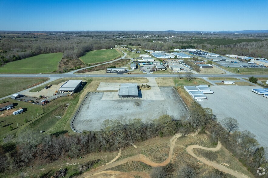 More Photos Of 3085 Highway 101 S, Greer Light Distribution For Lease