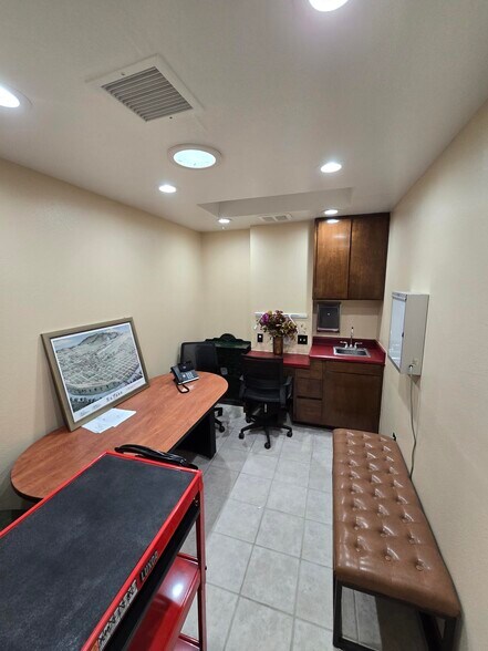 More Photos Of 1201 E Schuster Ave, El Paso Medical For Lease