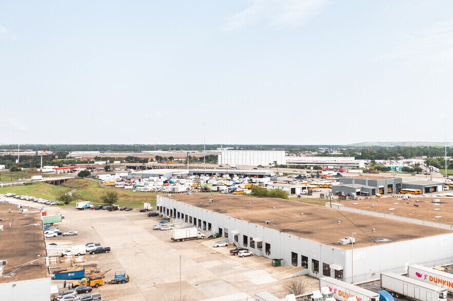 More Photos Of 8811 Wallisville Rd, Houston Warehouse For Lease