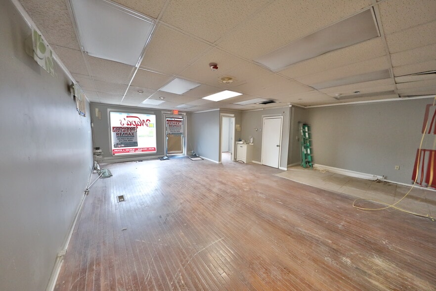 More Photos Of 301-303 S Salem St, Dover Freestanding For Lease