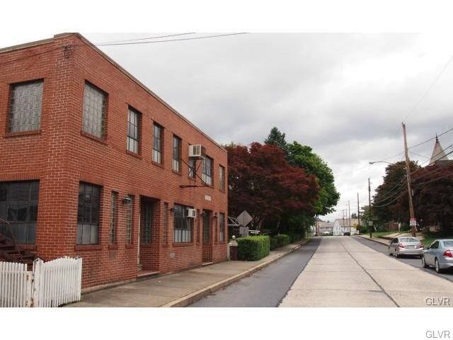 More Photos Of 324-326 Washington St, Walnutport Office For Sale