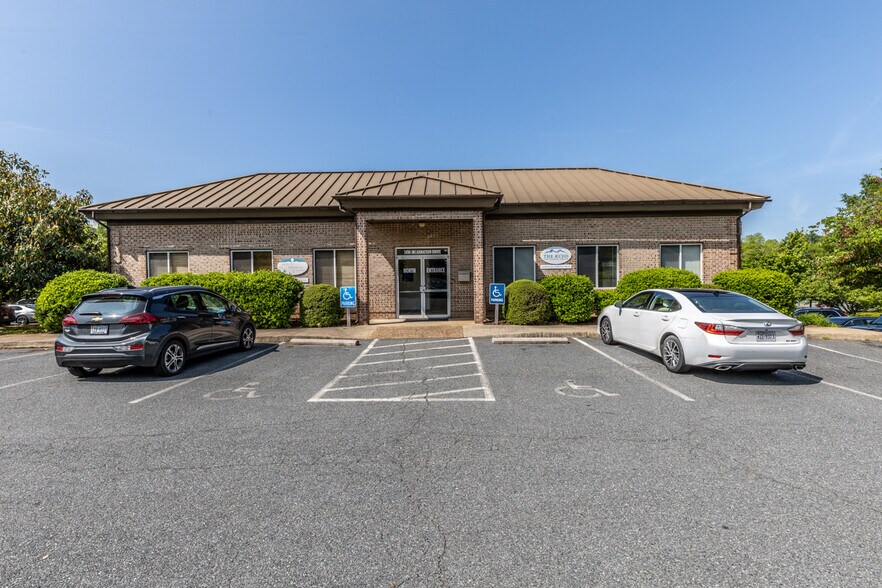 Primary Photo Of 1410 Incarnation Dr, Charlottesville Medical For Sale