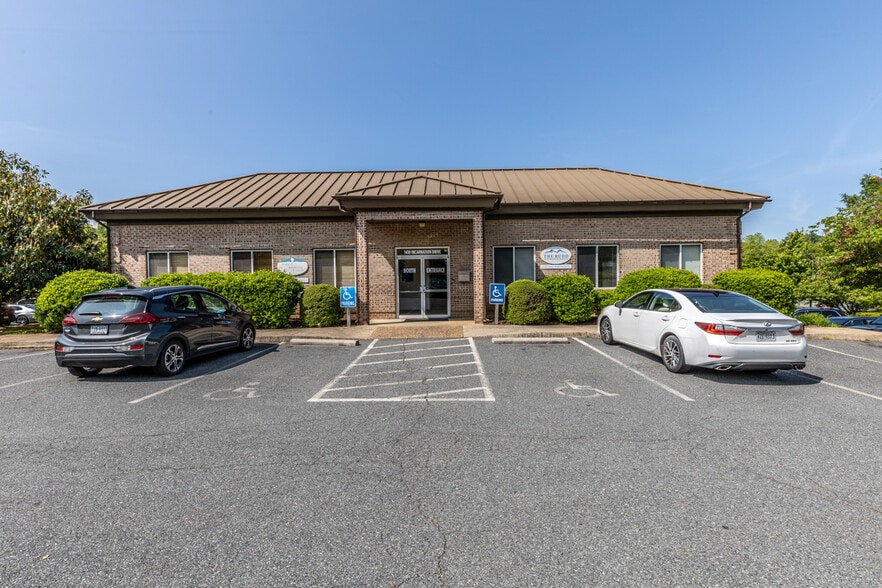 More Photos Of 1410 Incarnation Dr, Charlottesville Medical For Sale