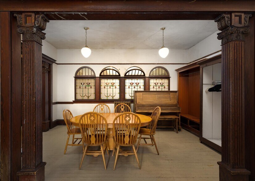 More Photos Of 619 Commercial Ave, Anacortes Storefront Retail Office For Sale