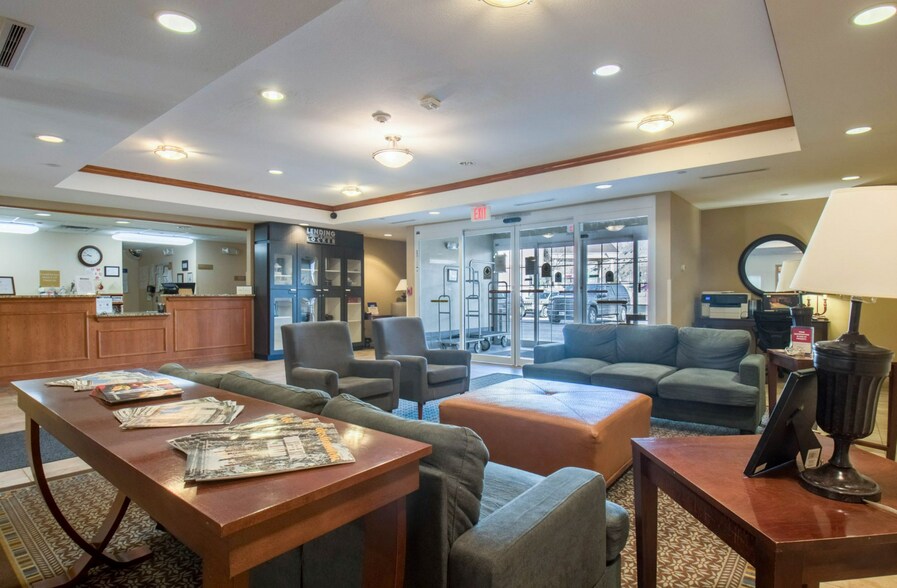 More Photos Of 233 Grand Valley Way, Parachute Hotel For Sale
