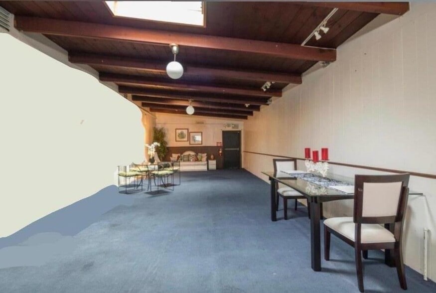 More Photos Of 25 Visitaction Ave, Brisbane Restaurant For Sale