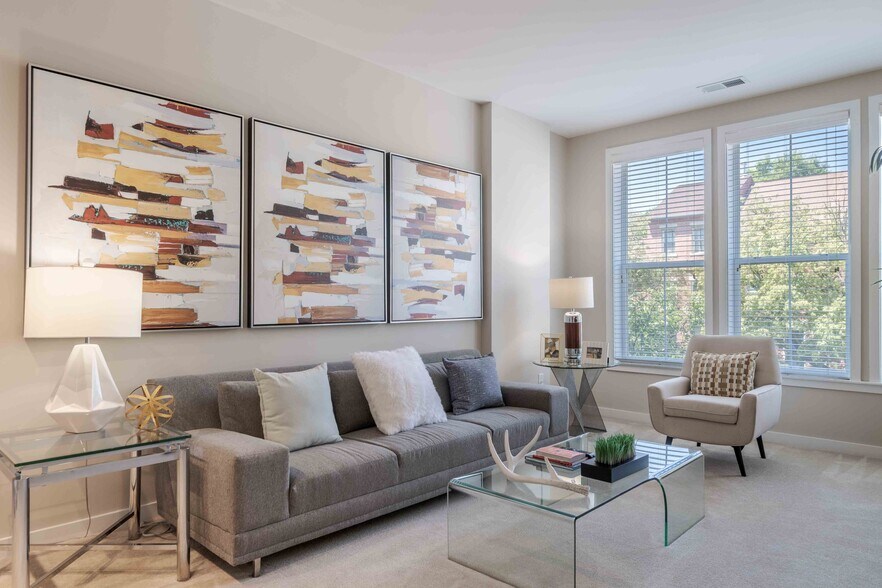 More Photos Of 101 N Wolfe St, Baltimore Apartments For Lease