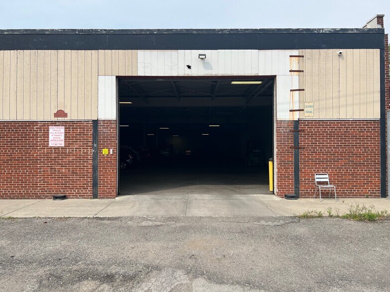 More Photos Of 4731 Bellevue St, Detroit Warehouse For Lease